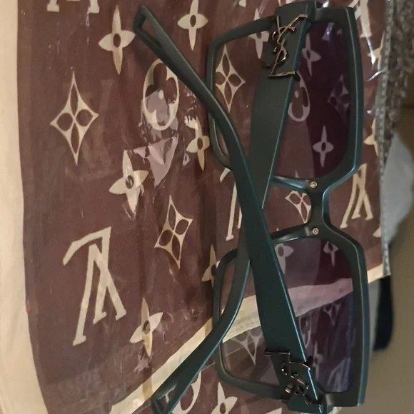 Source Unknown Black and Gold Square Sunglasses Bundle - Picture 8 of 13